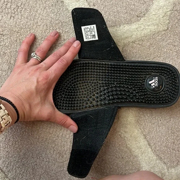 Girls Adidas slides - pink/black size 4 - Picture 5 of 6